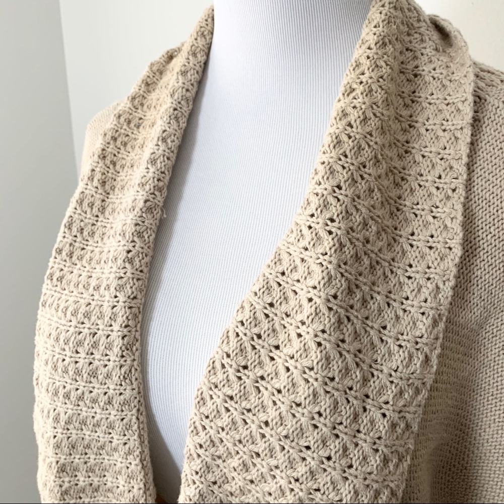 Cream XL cardigan sweater